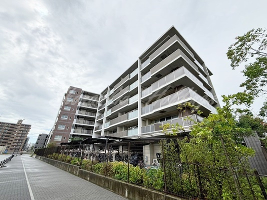 平塚市宮松町の賃貸マンションの外観