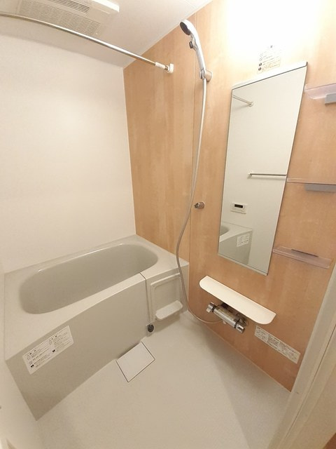アクラス岸和田の浴室