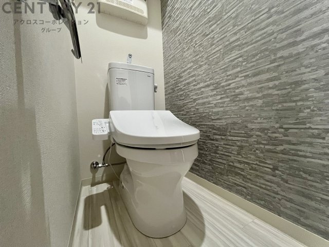温水洗浄便座付きのトイレです♪