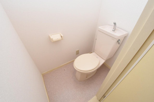 シンプルなトイレです☆