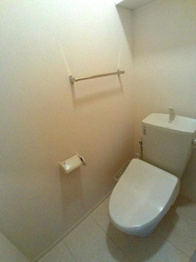 ウォシュレット付きのトイレです♪