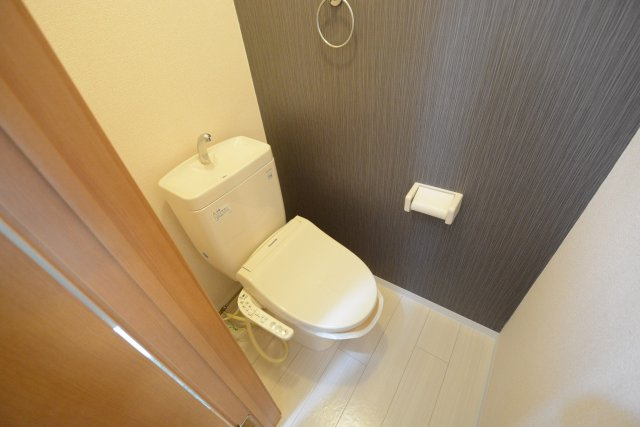 ウォシュレット付きのトイレです♪