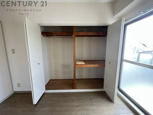 温水洗浄便座付きのトイレです♪