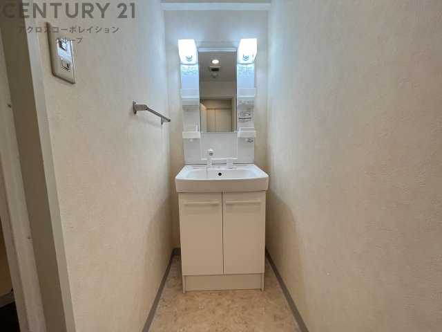 温水洗浄便座付きのトイレです♪