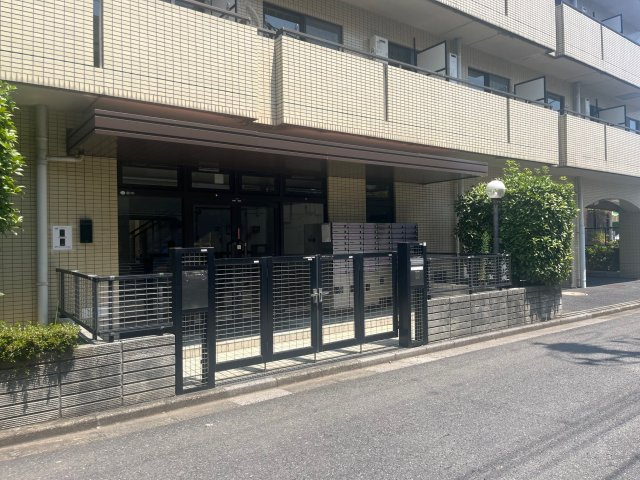 ペリエ新松戸のエントランス