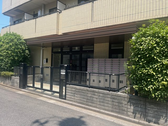 ペリエ新松戸のエントランス