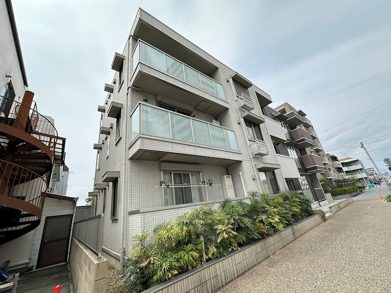 西宮市北昭和町のアパートの外観