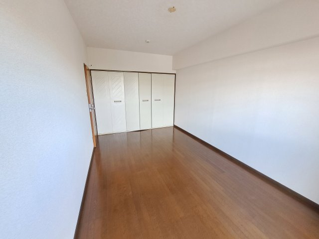 西宮市鳴尾町１丁目の賃貸マンションの居間・リビング