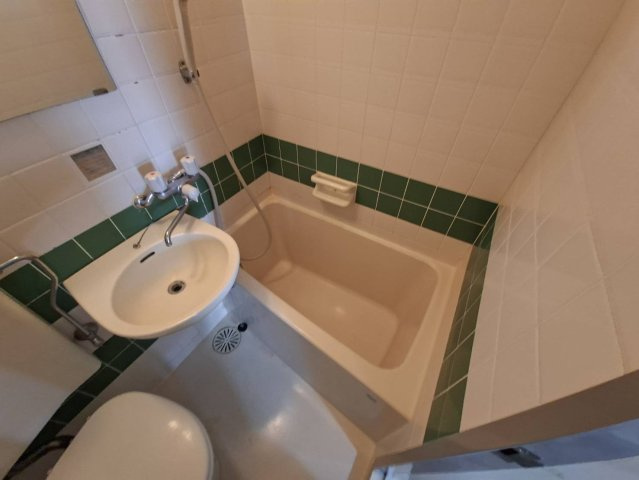 芦屋市船戸町の賃貸マンションの浴室