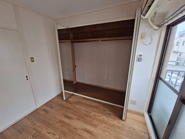 芦屋市船戸町の賃貸マンションの収納