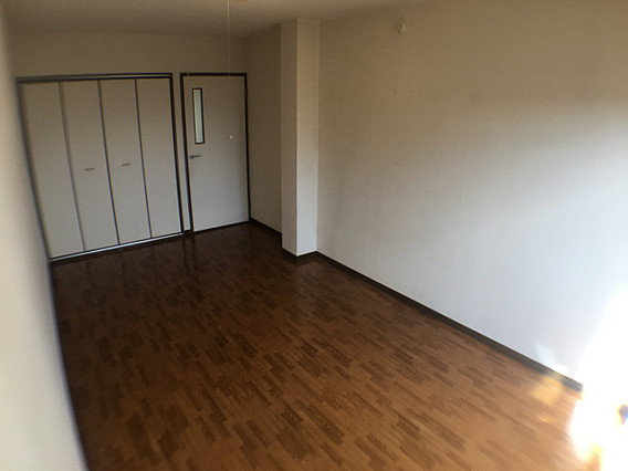 神戸市灘区灘南通１丁目の賃貸マンションの居間・リビング