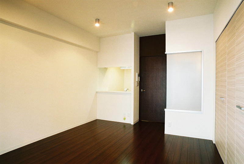 神戸市灘区友田町３丁目の賃貸マンションの居間・リビング
