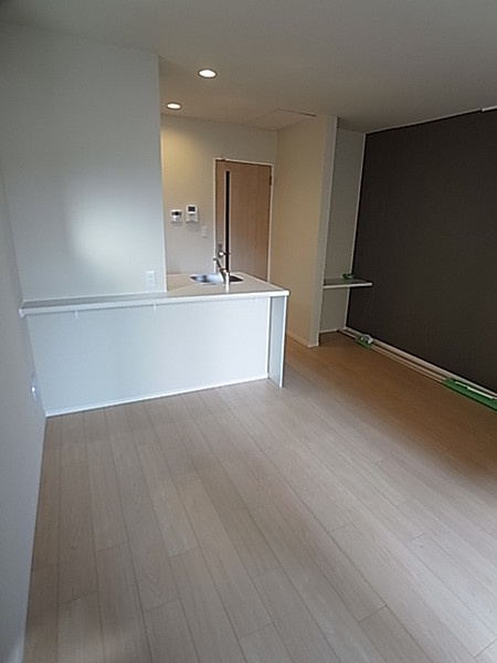 神戸市東灘区深江本町４丁目の賃貸マンションの居間・リビング