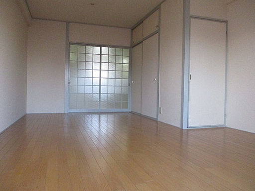 神戸市東灘区田中町４丁目の賃貸マンションの居間・リビング