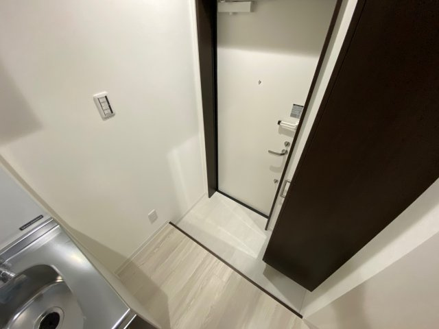 神戸市灘区琵琶町３丁目の賃貸マンションの玄関