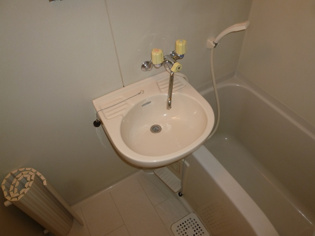 浴室内に洗面台付き！