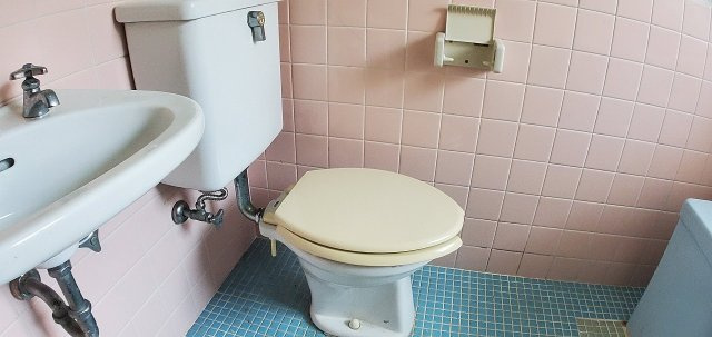 浴室内にトイレがあります☆