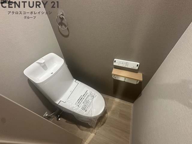 温水洗浄便座付きのトイレです♪