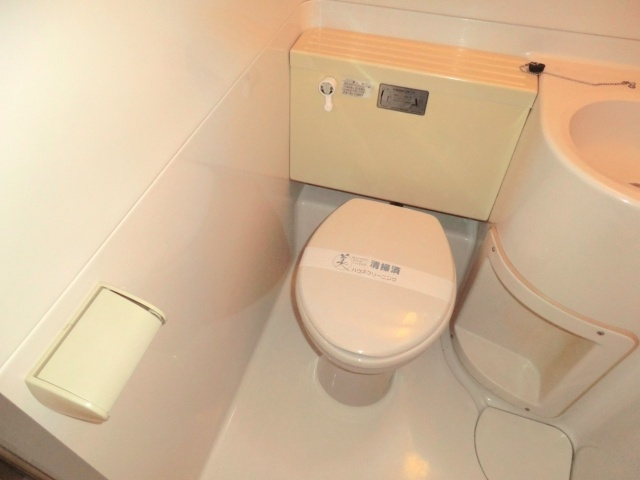 浴室内にトイレがあります☆