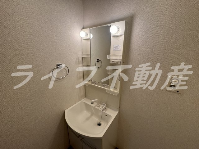 サニーコート花園の独立洗面台|使いやすい独立洗面台です