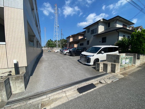 【駐車場】