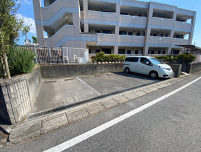 【駐車場】