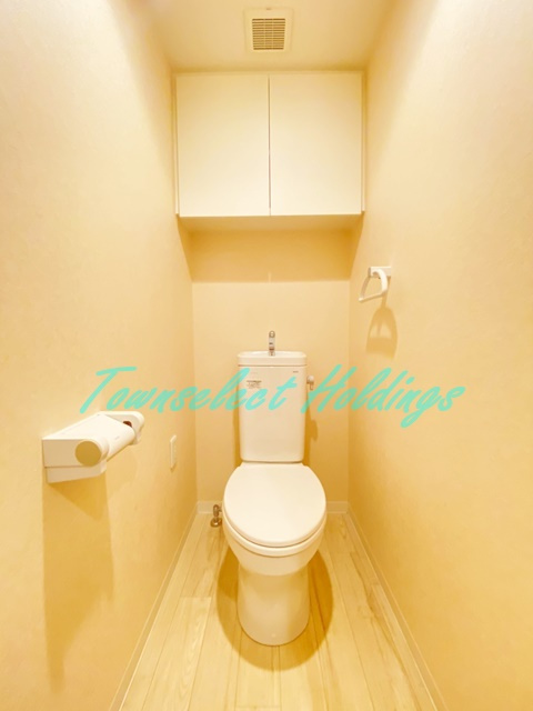横浜市戸塚区戸塚町の賃貸マンションのトイレ|清潔感のあるトイレです