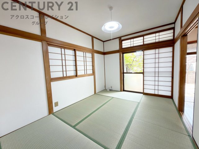 子供部屋…創造性や成長を促す遊びの空間を提供。学習や趣味に集中できる環境を整えます。個別のプライベートスペースは自己表現と自立心を育み、心地よい睡眠環境を整えリラックスできる場所を提供。