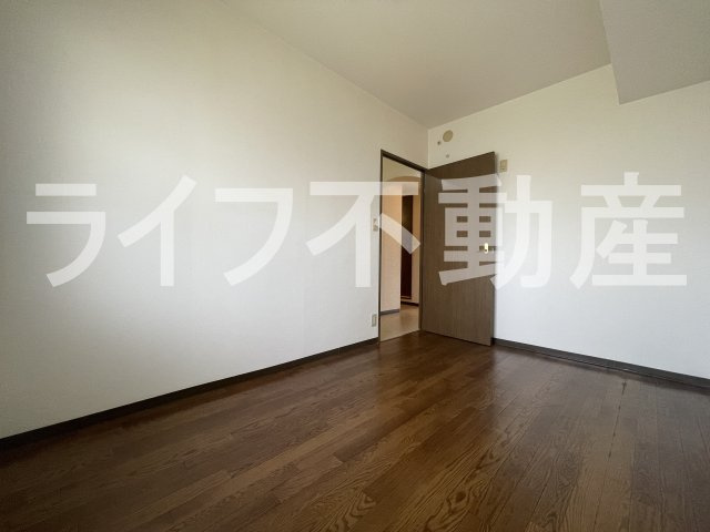 エバーグレイス森本の居間・リビング