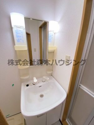 【独立洗面台】 | 　ヴィレッジヴァンガード | 独立洗面台あり、毎朝おしゃれに忙しい女性の方におすすめです