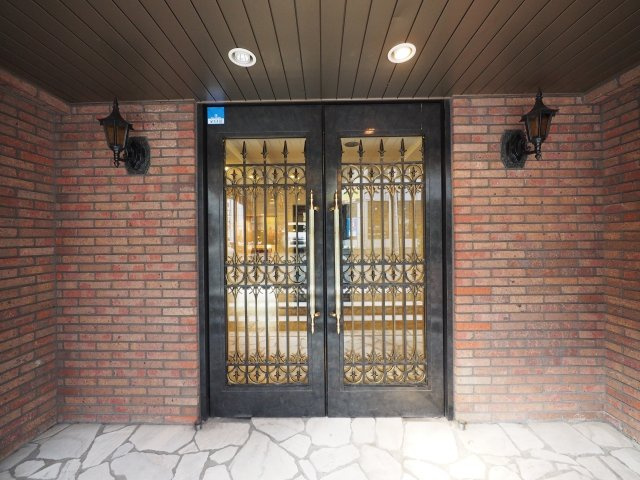 フェニックス新橋弐番館のエントランス