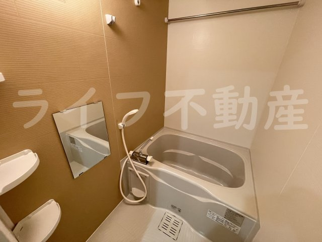 フジパレス東花園の浴室