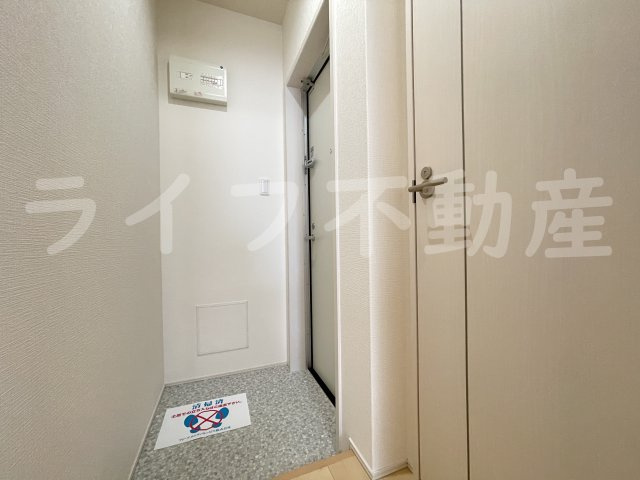 フジパレス東花園の玄関