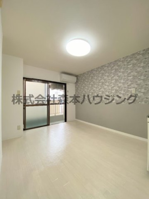 【洋室】 | 　寝屋川コスモシティ | 明るい洋室です