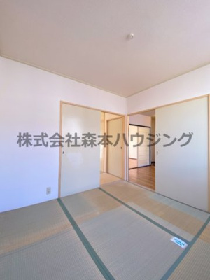 【和室】 | 　石橋ハイツB | 畳の上でゆっくりとくつろげる和室です