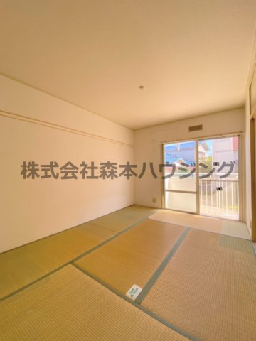 【和室】 | 　石橋ハイツB | 畳の上でゆっくりとくつろげる和室です