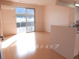 セジュール長居　D棟の居間・リビング