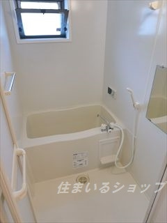 セジュール長居　D棟の浴室|窓あり