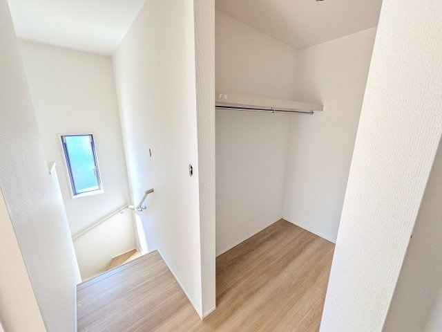 八王子市　楢原町　新築一戸建て　４期の収納|～2階ホールにはオープンタイプのウォークインクローゼットがあります～
