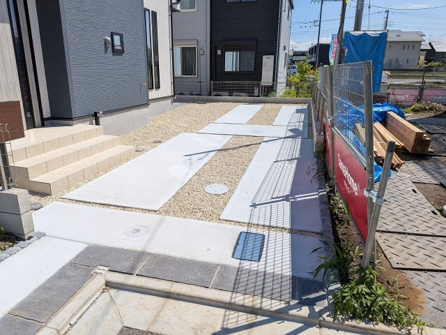 八王子市　楢原町　新築一戸建て　４期の駐車場|～2台駐車可能カースペース～