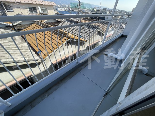 サンライフ若江本町のバルコニー|陽当たり良好なバルコニーです