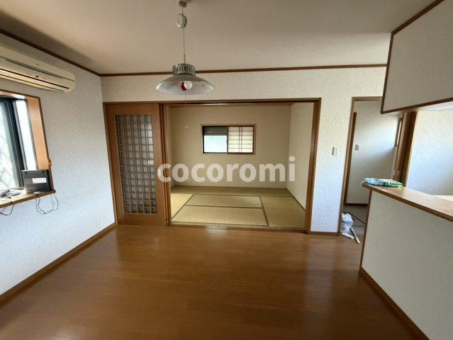 伊加賀本町平屋の洋室