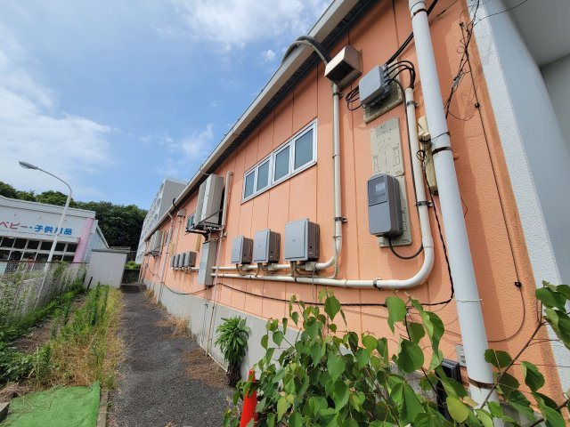 秦野市尾尻の店舗の外観