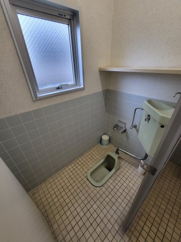 秦野市尾尻の店舗のトイレ