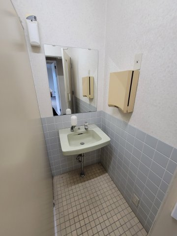 秦野市尾尻の店舗のトイレ