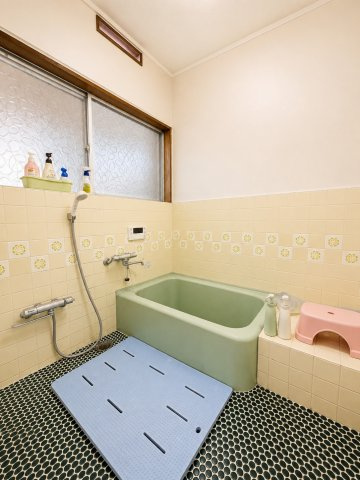 大網白里市北今泉　中古戸建の浴室|※画像の一部はAIを用いて加工・編集しています。実際の状況と異なる場合がありますので、ご了承下さい。