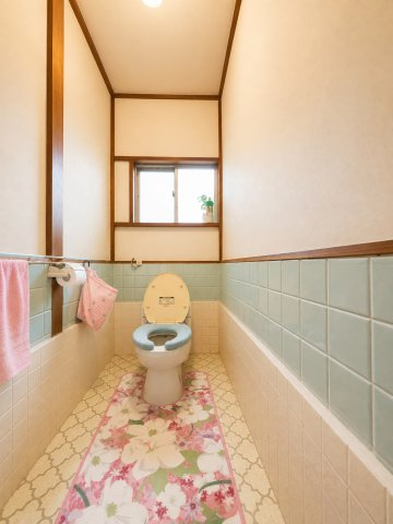 大網白里市北今泉　中古戸建のトイレ|※画像の一部はAIを用いて加工・編集しています。実際の状況と異なる場合がありますので、ご了承下さい。