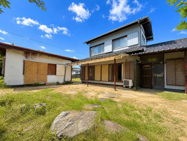 大網白里市北今泉　中古戸建の庭|※画像の一部はAIを用いて加工・編集しています。実際の状況と異なる場合がありますので、ご了承下さい。