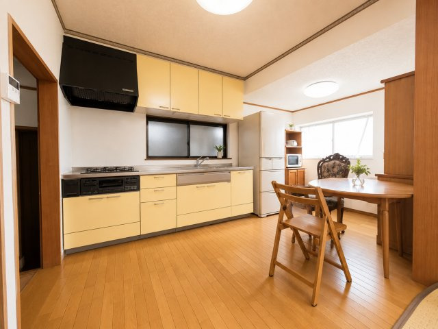 大網白里市北今泉　中古戸建のキッチン|※画像の一部はAIを用いて加工・編集しています。実際の状況と異なる場合がありますので、ご了承下さい。