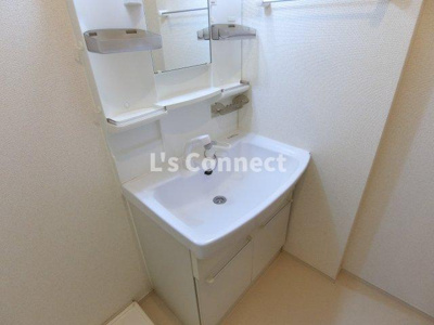 【洗面所】 | ネクサス弐番館 | 朝の支度もスムーズな独立洗面台。